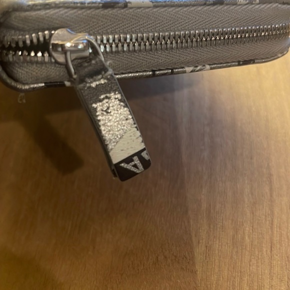 Balenciaga Everyday Zip Long Silver Leather Wallet - Picture 7 of 13